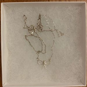 Bow Necklace